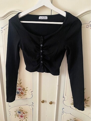Siyah crop