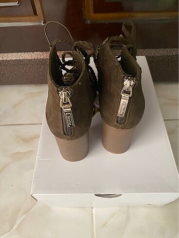 38 Beden Bershka topuklu sandalet