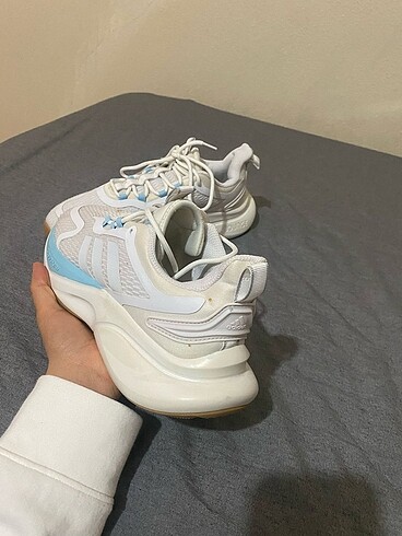 40 Beden beyaz Renk Adidas ayakkabı