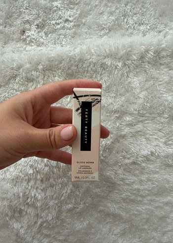 Fenty Beauty ürünü