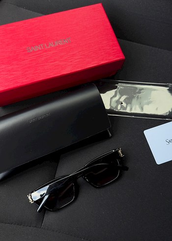 Yves Saint Laurent ürünü