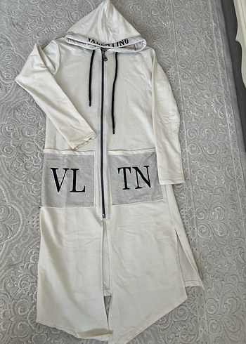 Valentino Kadin Beyaz Uzun Kapusonlu Ceket Orijinal Degil