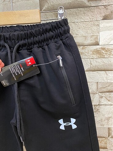 8 Yaş Beden KND1001 / UNDER ARMOUR BERMUDA ŞORT 8/9 yaş