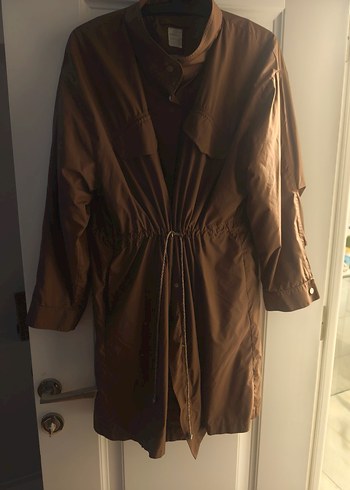 Yargıcı Taba Rengi Yağmurluk - Görsel 2