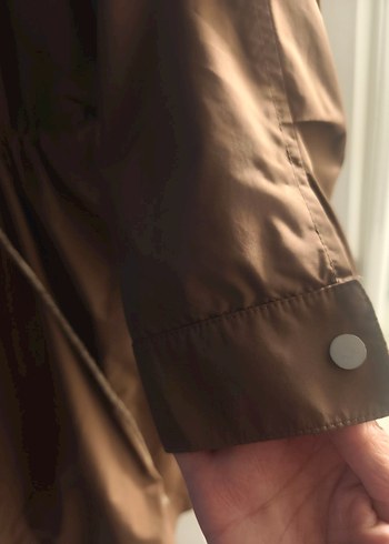 Yargıcı Taba Rengi Yağmurluk - Görsel 4