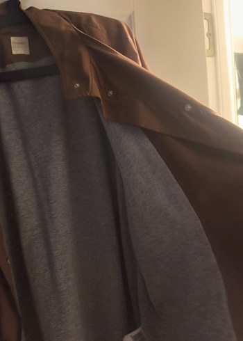 Yargıcı Taba Rengi Yağmurluk - Görsel 3