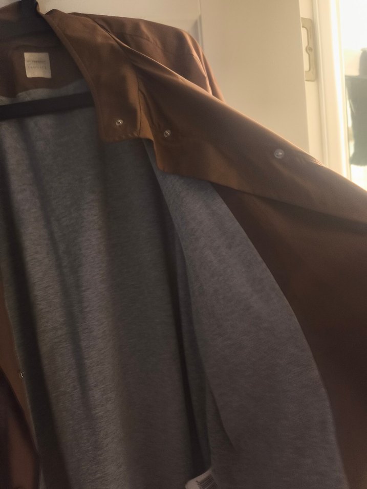 Yargıcı Taba Rengi Yağmurluk - Görsel 3