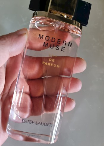  Beden Estee Lauder Modern Muse 50 ml edp Bayan parfüm