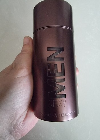 Carolina Herrera 212 sexy erkek parfüm - Görsel 2