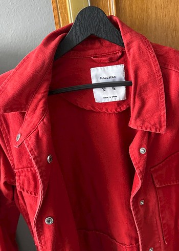 Pull and Bear Kadın Kırmızı Düğmeli Denim Ceket