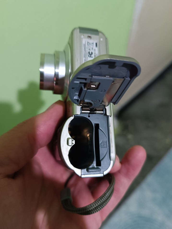 Samsung Gümüş Kompakt Dijital Kamera — görsel 4/5