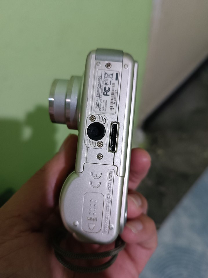 Samsung Gümüş Kompakt Dijital Kamera — görsel 3/5
