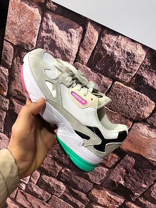 Adidas falcon 