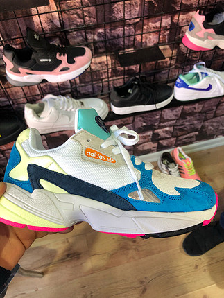 38 Beden Adidas Falcon