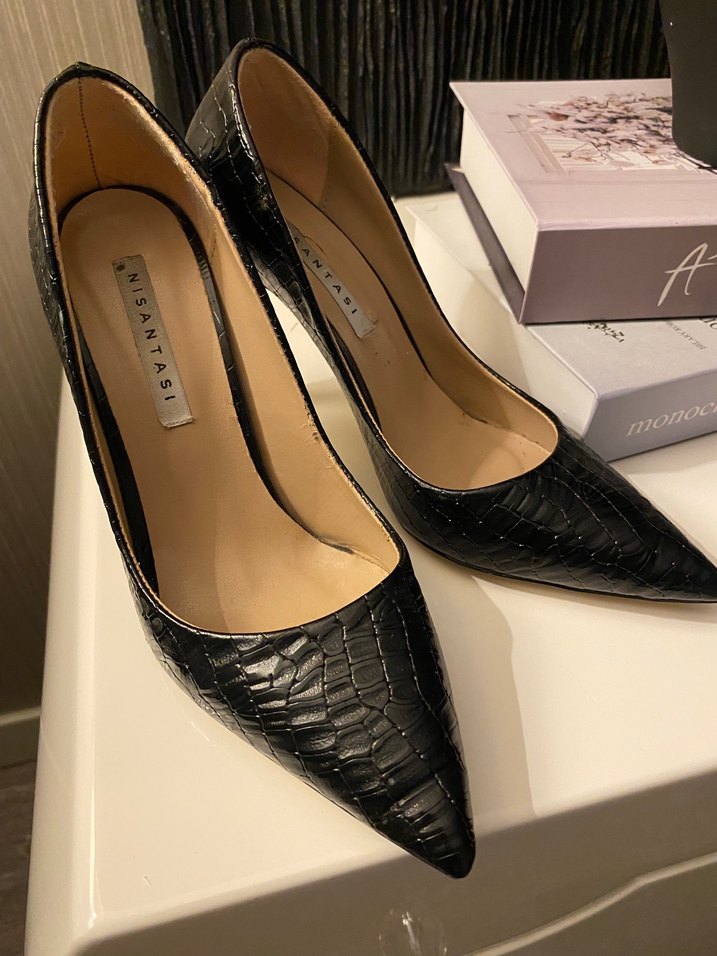Şıklığın Simgesi: Siyah Kroko Stiletto — görsel 5/7