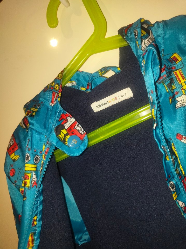 Renkli Baskılı Kapüşonlu Erkek Çocuk Yağmurluk - Görsel 3