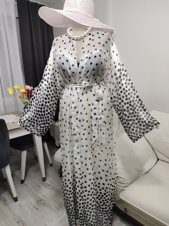 Uzun Kollu Bohem Puantiyeli Kadın Sabahlık - Görsel 5