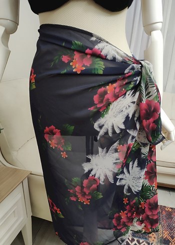 Çiçek Desenli Uzun Drapeli Kadın Pareo - Görsel 4