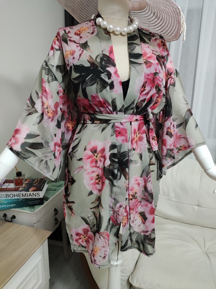 Çiçek Desenli Uzun Şifon Pareo - Görsel 3