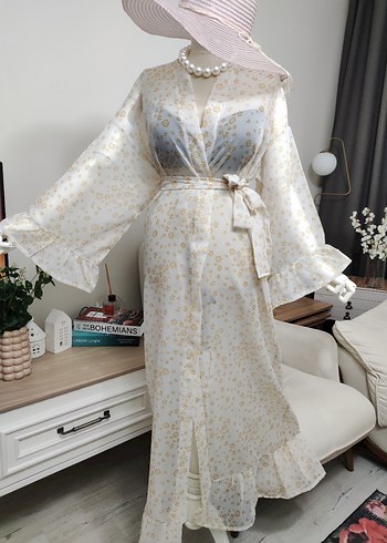 Uzun Beyaz Bohem Çiçekli Pareo - Görsel 3