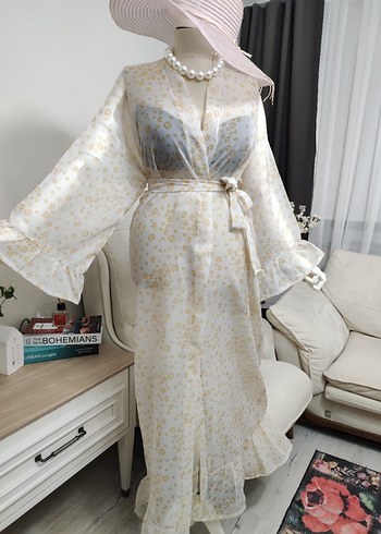 Uzun Beyaz Bohem Çiçekli Pareo - Görsel 2