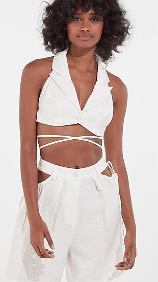 Bershka etiketli top