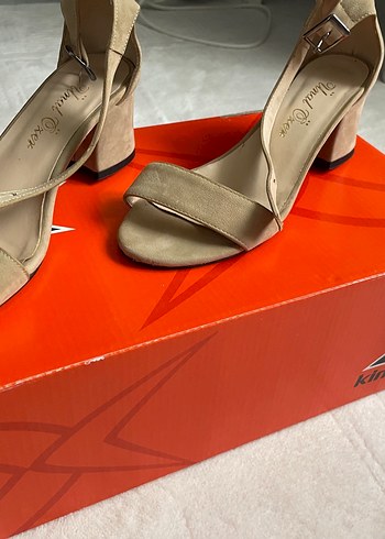 Diğer Bej Tokalı Stiletto Topuklu Kadın Abiye Ayakkabı