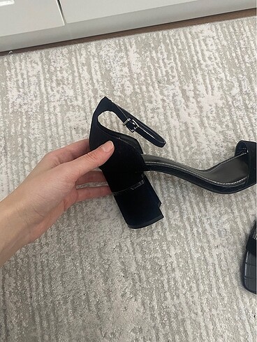 Bershka topuklu ayakkabı - Görsel 3