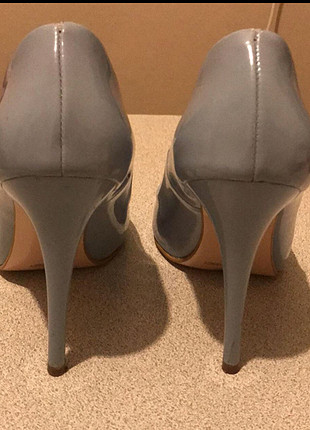 Zara açık mavi rugan stiletto