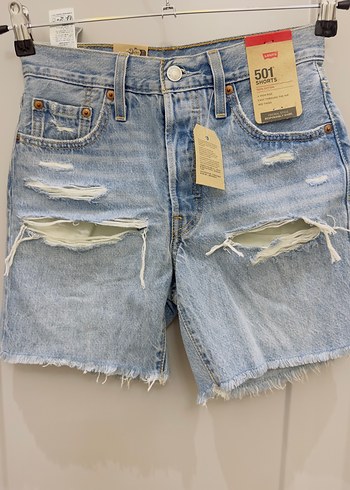 Levis 501 Acik Mavi Yikamali Denim Sort