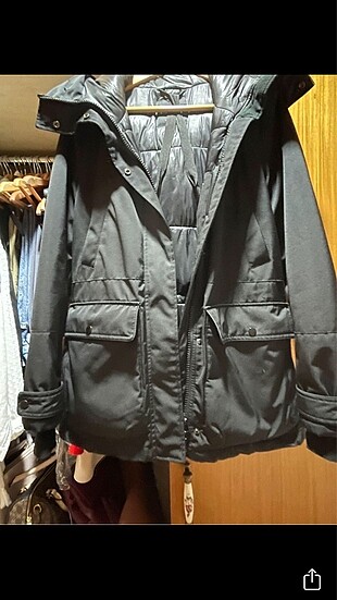 ZARA MONT