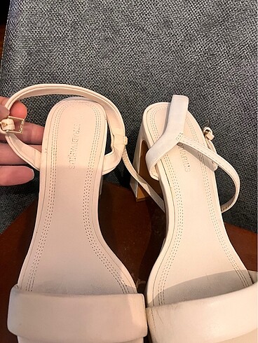 37 Beden Stradivarius ayakkabı