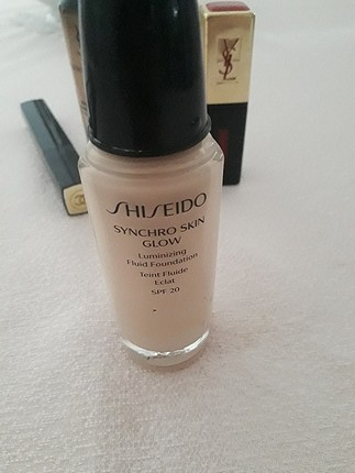 shiseido synchro skin glow luminizing fluid foundation spf 20