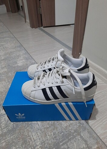 Adidas spor ayakkabı