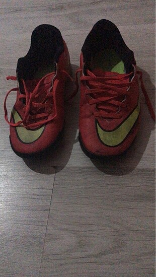 orjinal nike halı saha ayakkabı erkek çocuk içindir ama kategori