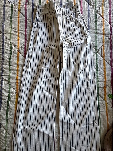 Koleksiyon Ürünü | STRADIVARIUS Starter Jean | 32 Beden