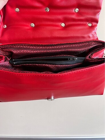  Beden kırmızı Renk Kırmızı askılı çanta