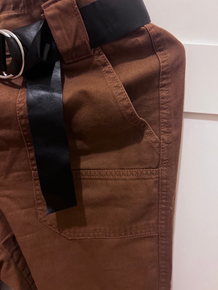Bershka Kemerli Havuç Pantalon - Görsel 4