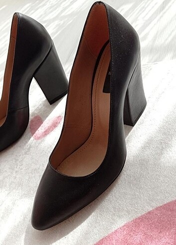 Nine West siyah derili mat muazzam ve rahat ve kaliteli bir ayakkabı gerce