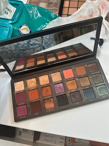 Urban decay born to run palet
