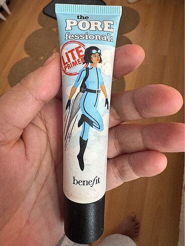 Benefit pore