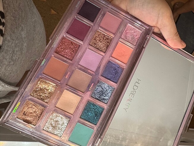 Huda beauty mercury far paketi