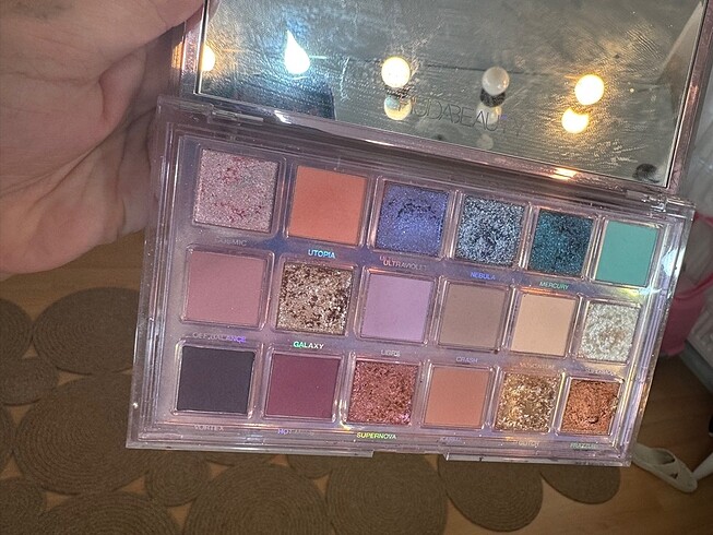 Huda Beauty Huda beauty mercury far paketi