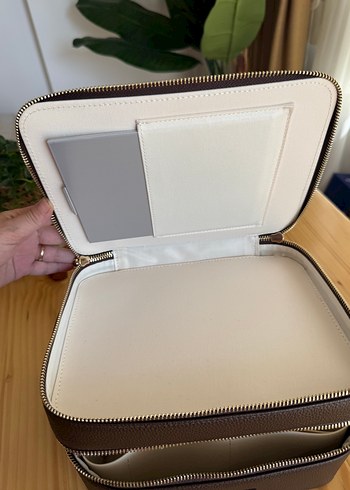 Beden Kahverengi Deri Fermuarlı Makyaj Çantası