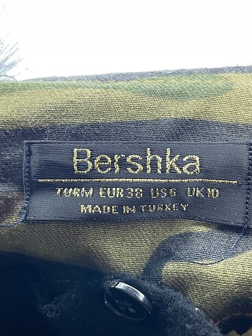 38 Beden çeşitli Renk Bershka Mont %70 İndirimli.
