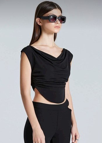Diğer Siyah Drapeli V Yaka Kolsuz Crop Top