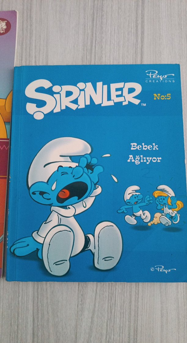 Şirinler Bebek Ağlıyor Çocuk kitabı - Görsel 2