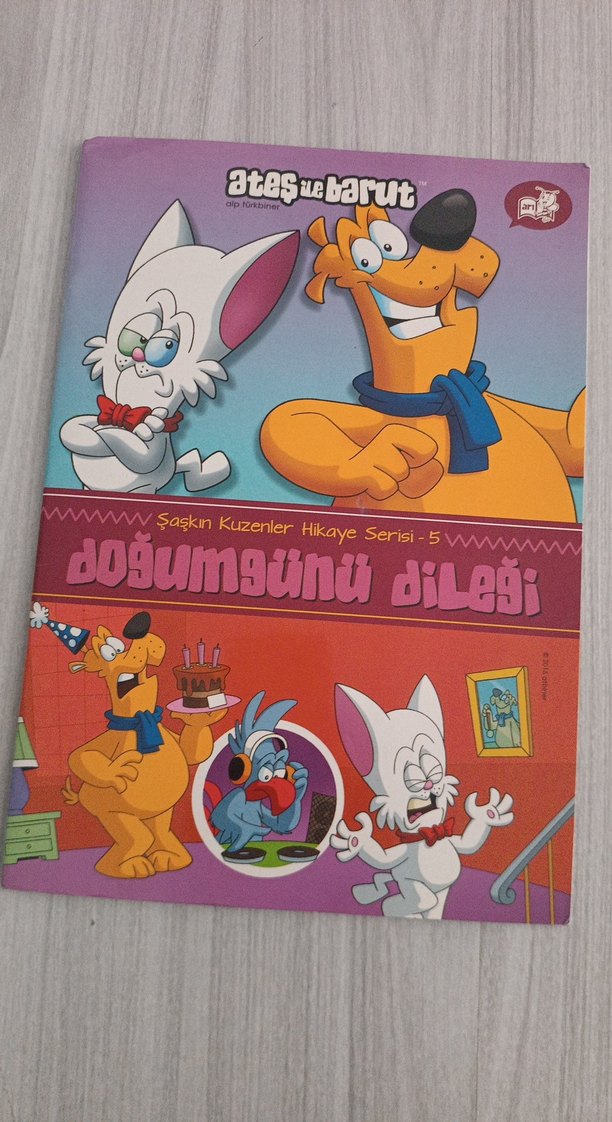 Şirinler Bebek Ağlıyor Çocuk kitabı - Görsel 5