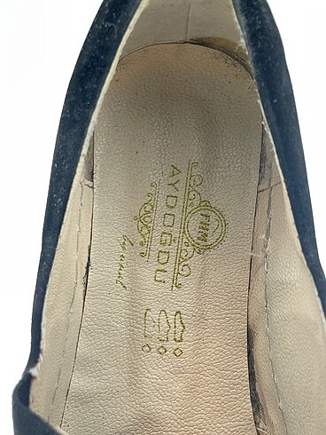36 Beden siyah Renk PreLoved Babet %70 İndirimli.