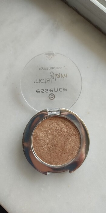 Essence Essence far 
